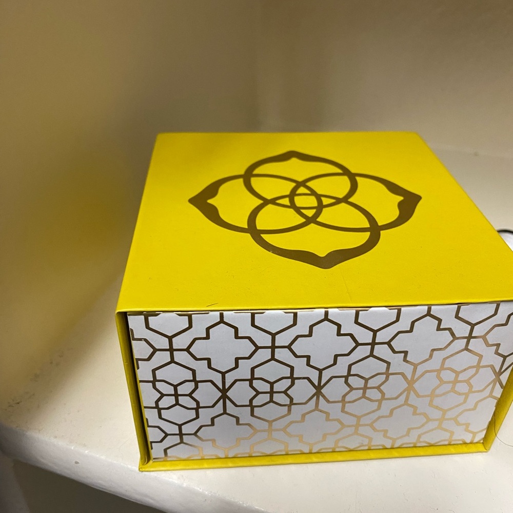Kendra Scott - Picture 4 of 6